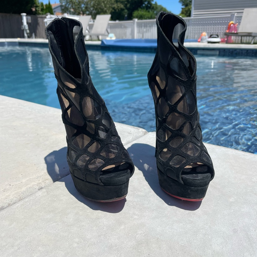 Black Christian louboutin heels size 37 1/2